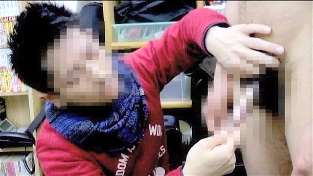 完全生撮りエロ面接3 チンぐり返しでセルフ顔射！