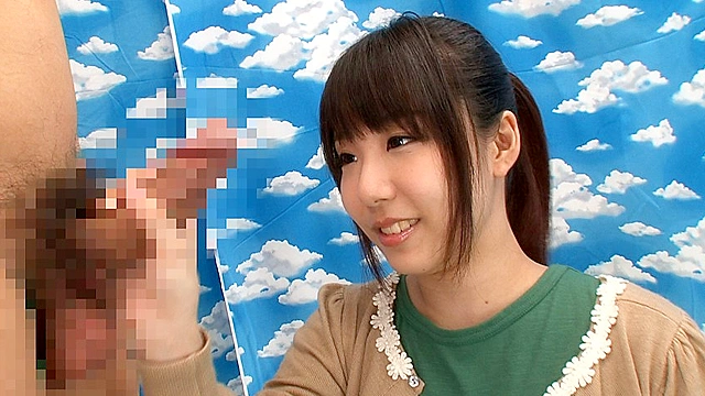「入れて」みたくてお股がヒクヒク！素人愛液でチ○ポはヌチュヌチュ！一般人に18cmメガチ○ポを素股してもらったらこんなヤラしい事になりました。