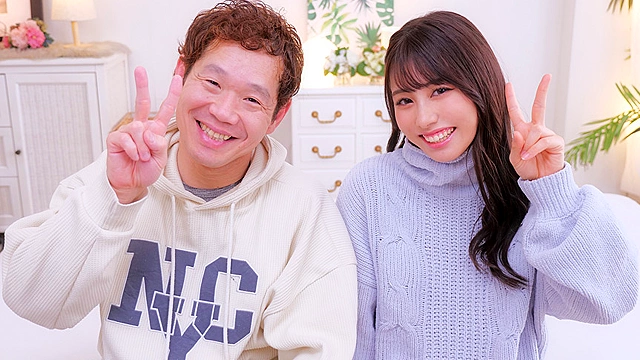友情は性欲に負けてしまうのか？友達男女が密着オイルマッサージ素股体験！！ 密着ヌルヌルマッサージで異性として意識しちゃって互いに発情！マ○コがグッショリ！理性を保てずヌルッと挿入して生中出し！ まいさん