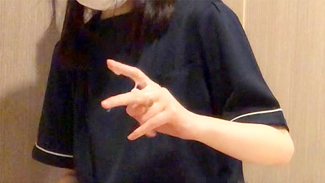 出張ローション手コキ隠し撮り【ドS美少女・佐古（22歳）】