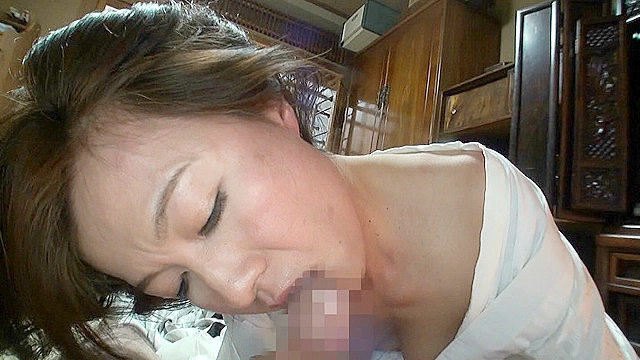 エロい熟女 ウブな人妻 選りすぐり15人4時間「そんなに見られたら、私…」