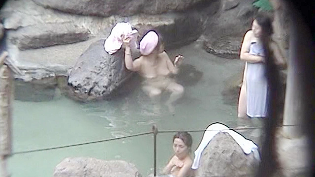 露天風呂で芸能人発見！藤原の○か