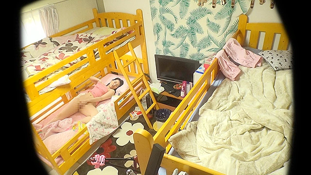 性活を覗く 看護師女子寮オナニー○撮