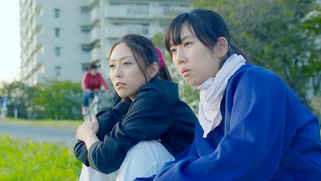 崖っぷちの熟女たち