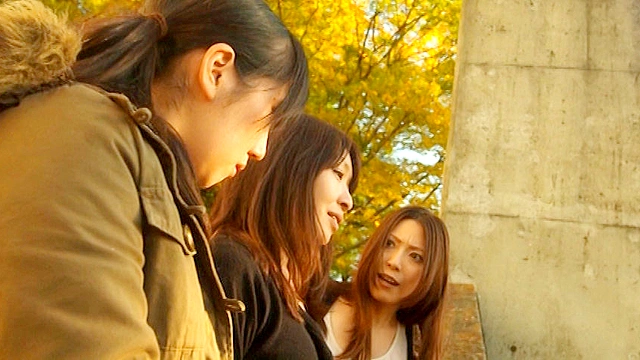 崖っぷちの熟女たち