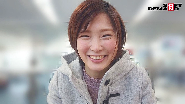 ショートカットが似合う、本当の美人。 神田知美 34歳 最終章 福岡から弾丸日帰り不倫旅 8年ぶりに味わう生チ○ポで中出し7発！
