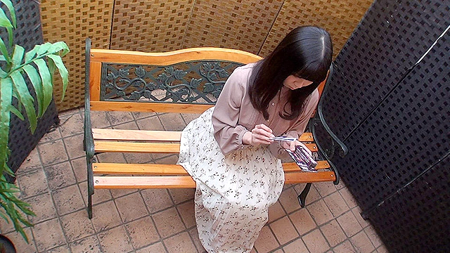 人妻屋外媚薬悶絶アクメオナニー○撮