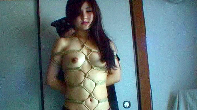 新・緊○術4 咲羽優衣香