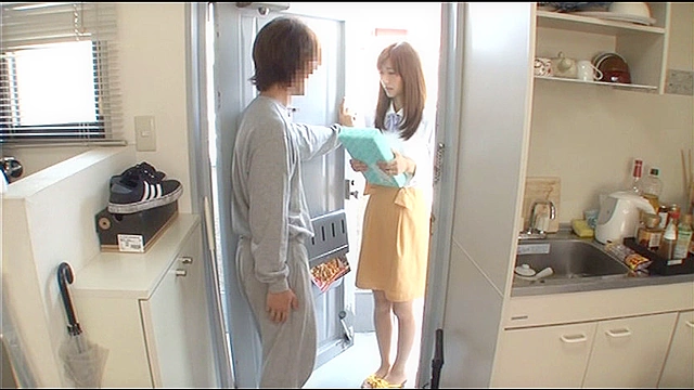 壁越しでも聞こえてくる隣の奥さんの喘ぎ声を注意すると恥ずかしそうに謝りに来たので押し倒したら拒みつつも全身ビクビクでイキまくった2