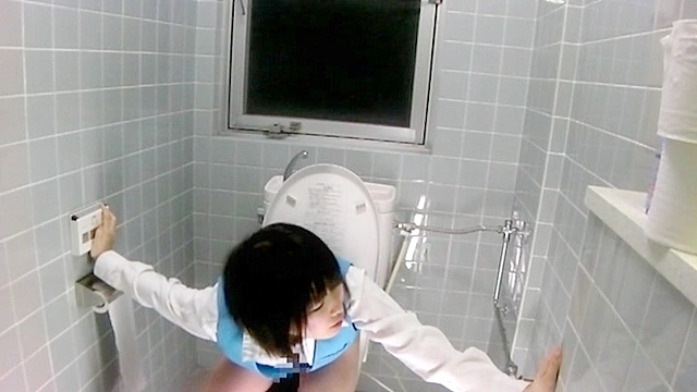 お高く留まったおばさんのトイレオナニー24人4時間6