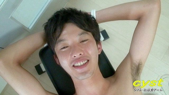 スリムな22歳男子が電マで即昇天