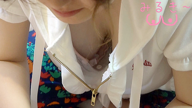 【母乳胸チラ】とあるベ●マサークルの風景 vol.5 可愛すぎる！！巨乳ミルクタンクママさん。