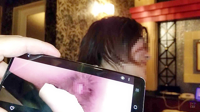 下品ながに股ポーズでうんちとおならをする素人女3 たまき23歳