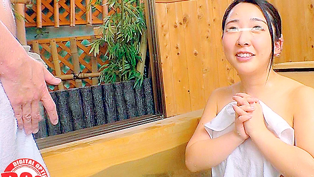 「初めてがおばさんでいいの？」Gカップ以上！巨乳アラサー美人妻が童貞くんとタオル一枚密着混浴に挑戦！！夫婦生活に刺激を求める若妻は、童貞くんの初々しさに子宮がうずき…大きなお胸で抱きしめる！母性溢れる連続中出し筆下ろしSEX！！