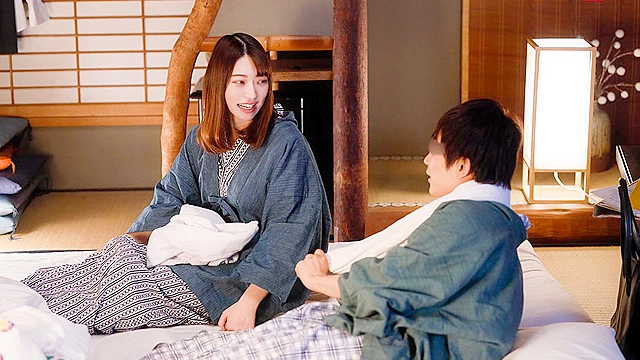 SOD女子社員 宣伝部3年目の中山琴葉に隠し撮り検証 正直苦手なチャラチャラ後輩と出張先の旅館でまさかの相部屋… こんなとき、後輩が密室でグイグイ迫ってきたら、中山はセンパイの威厳を保てるのか！？