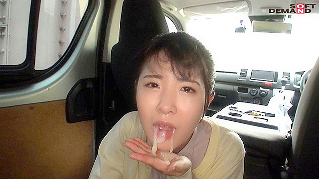 イラマチオで泣く女は、好きですか？  実家でAV初撮り 家入ゆり