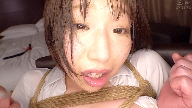 受付嬢in...（脅迫スイートルーム）