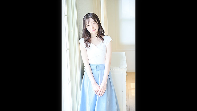 六本木で働く外資系企業OL着エロデビュー！／泰原京香 BD