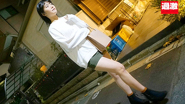 中出し寸前に抵抗して抜けたチ○ポを何度もぶち込まれイキ狂いだす女の腰を押さえつけ逃がさない鷲掴み膣奥射精4 黒髪ムッチリ女