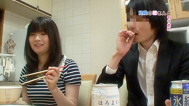 兄貴の嫁さんとヤリたい4 ～やたらエロい体つきで我慢できない！
