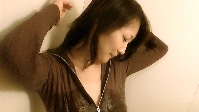 イクイク素人OLサユミ26歳