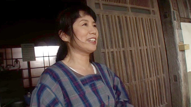 全国熟女捜索隊 田舎に泊まろう！ 山梨編