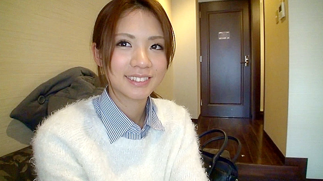 小さな乳房から母乳が溢れ出る平日3時間だけの昼顔若妻 柏木あおい 22歳 AV Debut 旦那以外のチ○ポに戸惑いながらも声を漏らす恥じらいSEX
