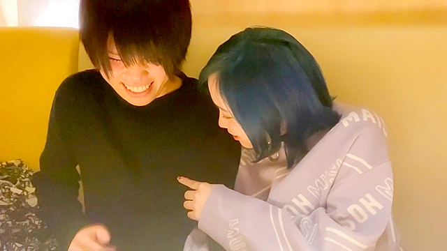 素人女子が痴女化！ナヨ男のチ○ポを貪り尽くす