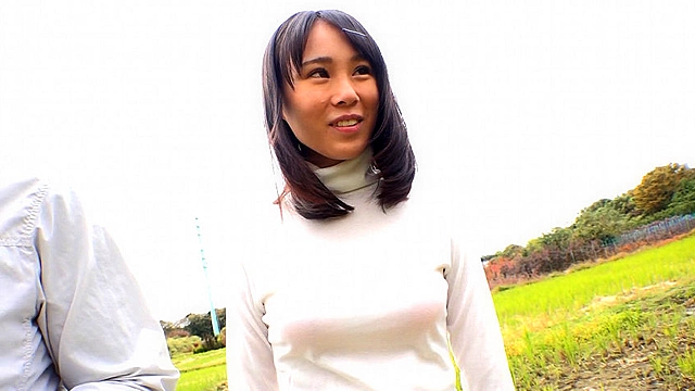 田舎娘、時給696円。【超】幸せ愛人契約。 ゆず 自分の価値をよく解っていない地味カワ素朴ガールが最低賃金でヤラれまくりの中出し。