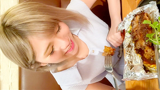 【色白スレンダー×ロ○BODY】玉舐め責め好きなツンデレ金髪ギャルのキツキツおま●こにおじさんの欲望をどっぷり注入する生ハメ性交！！！