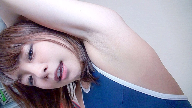 濡れてテカってピッタリ密着 神スク水 広瀬みお 可愛い女子のスクール水着姿をじっとりと堪能！着替え○撮から始まり貧乳から巨乳にパイパン、ハミ毛、ジョリワキ等のフェチ接写やローションソーププレイやスク水ぶっかけ等を完全着衣で楽しむAV