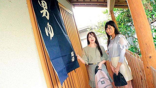 熱海温泉で見つけた素人女子大生さん！タオル一枚童貞君と男湯に入ってみませんか？興奮で勃起が収まらない悩めるち○ぽを優しく洗っておま○こちゃん2人でハーレム筆おろしSPECIAL！