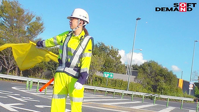 交通誘導警備員 かな Iカップ