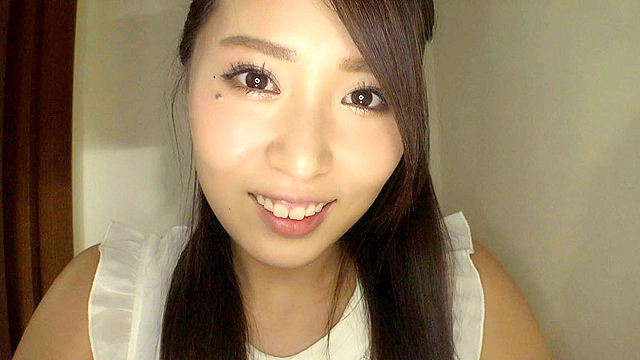 指でマ○コ抜き差し掻き回し！人妻かたりかけ淫汁ぐちゅぐちゅ発狂オナニー