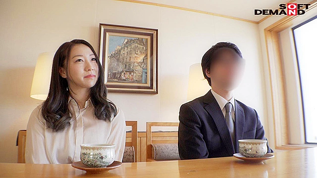 寝取らせ願望のある旦那に従い出演させられた本物シロウト人妻 case15 エステ勤務・大友京香（仮名）30歳 東京都在住 AVデビュー 主人のためにネトラレます