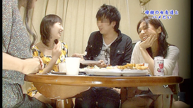 よく泊まりに来る母親の女友達が見事な巨尻なのでなんとかしてハメたい