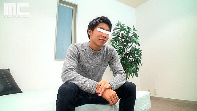 愛くるしい弟系18歳は脱いだら筋肉バッキバキ！体育会系の身体！エロ声と共にザーメン発射！