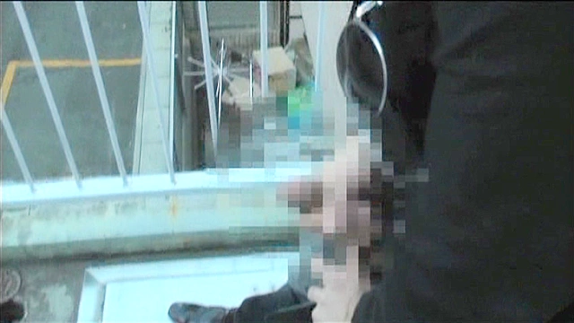 おでかけ発情プチ露出男子 01