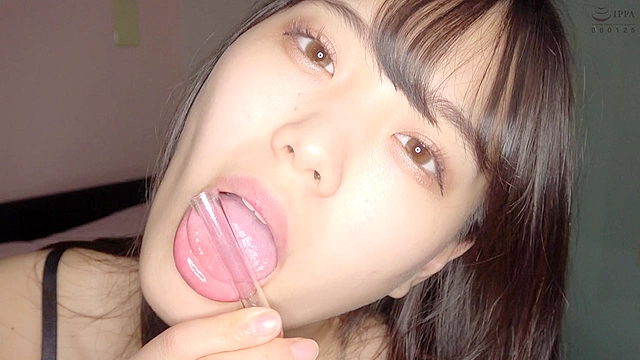 人気女優 水ト麻衣奈チャンの激レア口内・のどちんこ・歯・唾観察動画★