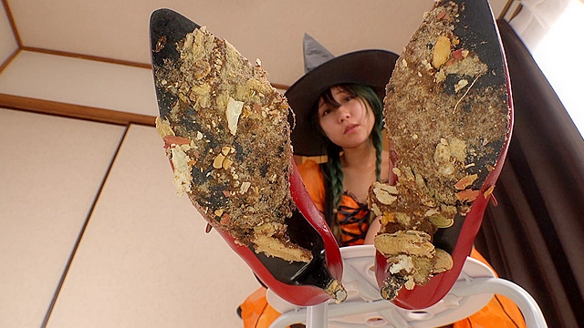 【クラッシュ＃38】 HAPPY HALLOWEEN  ハロウィン特別編☆クラッシュ！ 可愛らしい魔女みねおちゃんの赤いヒールと黒ストッキングでハードクラッシュ！！