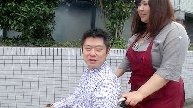 ムチムチ！豚カワイイ！カラダは豚だけど、顔はカワイイでしょ？重た～い女介護福祉士と車椅子セックス 涼本清美