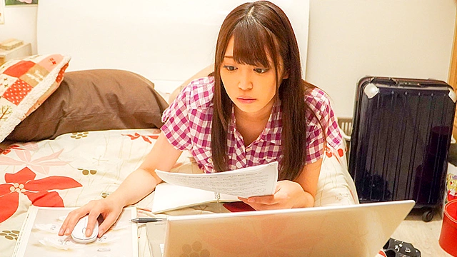 テレワーク中の無垢な新入社員は濃厚接触でドMに開発されてしまう 加賀美さら