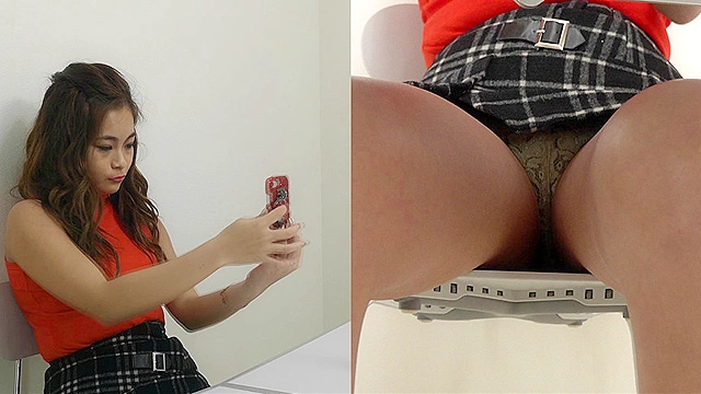 パンティのままでおしっこしてね…と言われてガマンできませんでした  黒石ジュリア