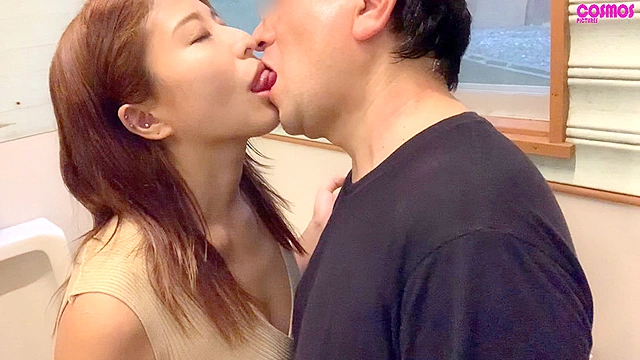 頼まれたら精飲も性交も断れない巨乳妻が30歳すぎて初めての露出 雌化するほど連れ回されて青姦絶頂したゆうかさん31さいGcup