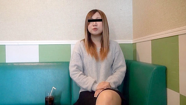 仕事後の足の汚れ舐め取り職人9 可愛いパチンコ店員の蒸れた臭い足