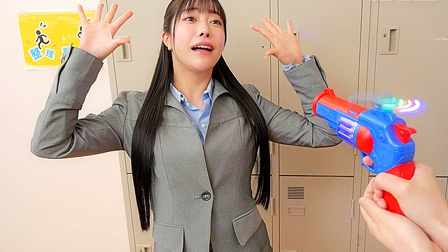 羞恥SEX●● スリングショット水着でトレーニング