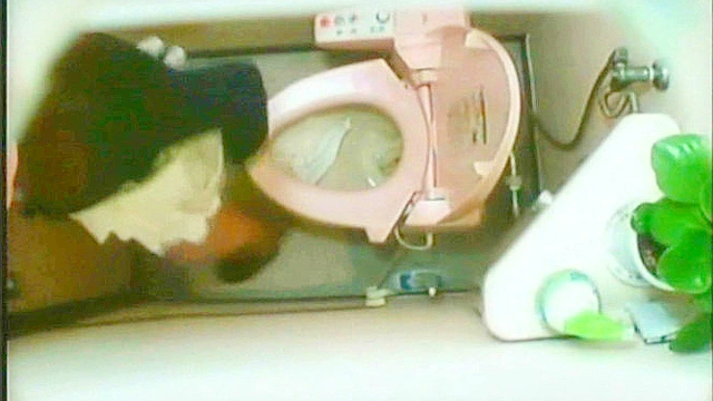 ピンホールカメラでトイレを覗く VOL.1