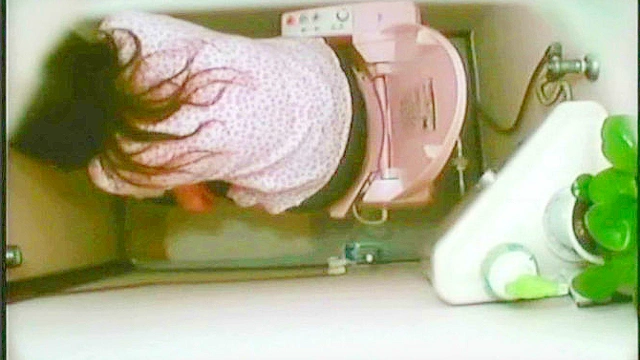 ピンホールカメラでトイレを覗く VOL.1