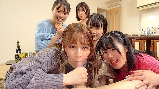 女子大生の姉の女子会で友達が家にお泊りに来た！全員ビッチで有名な姉の友達が夜な夜な「童貞」だった僕に襲い掛かり、みんなの性従僕にされてしまいました！