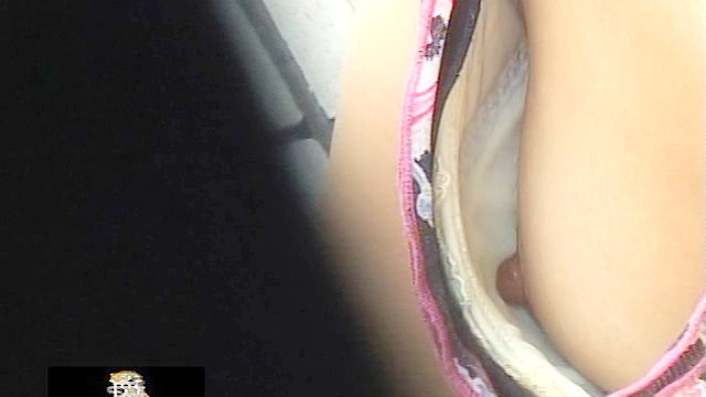 街角ハプニング！お嬢さん乳首見えてますよ！2 ～究極のチラリズム～